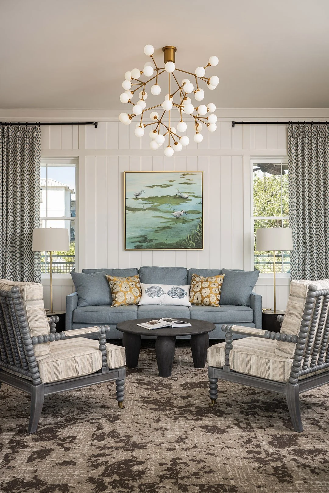 SHAH_AtlanticBeachHouse_16847-Seating-in-Library.jpg