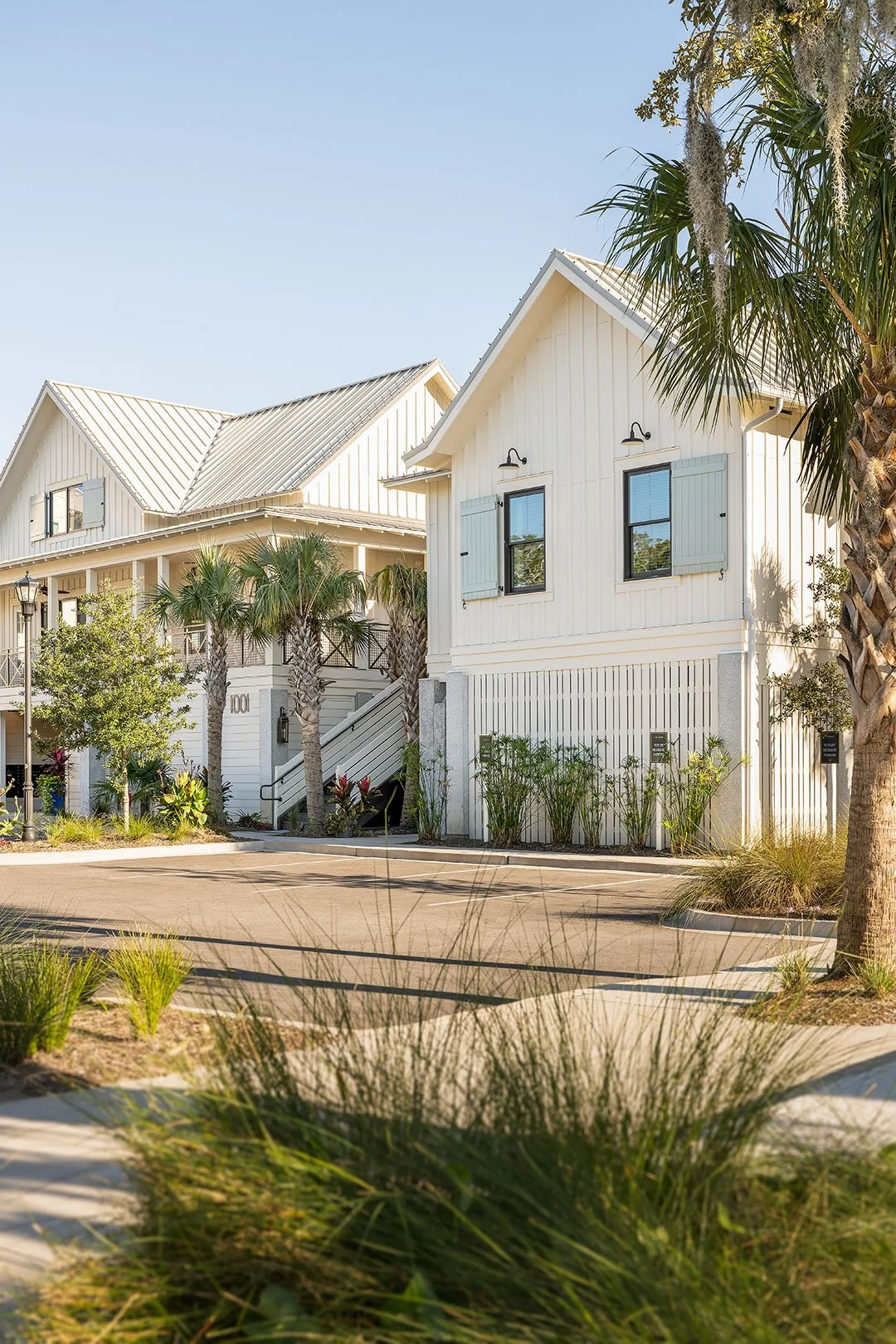 SHAH_AtlanticBeachHouse_16957-Clubhouse-Entry.jpg