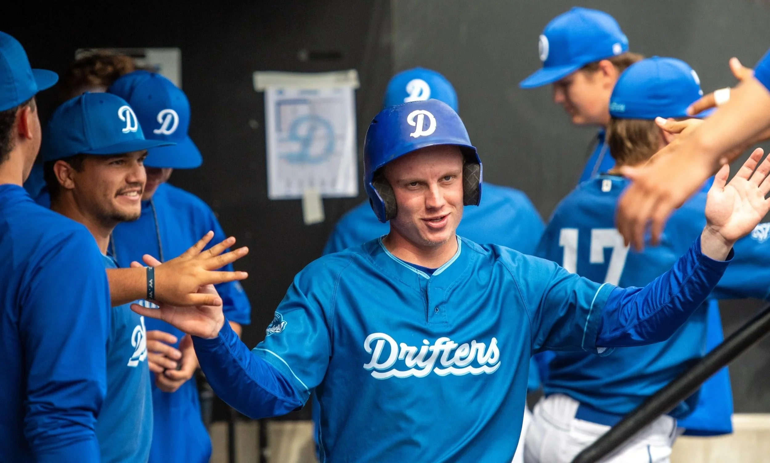 Strong Hitting and AppleSox Errors Aid Drifters in 11-6 Win