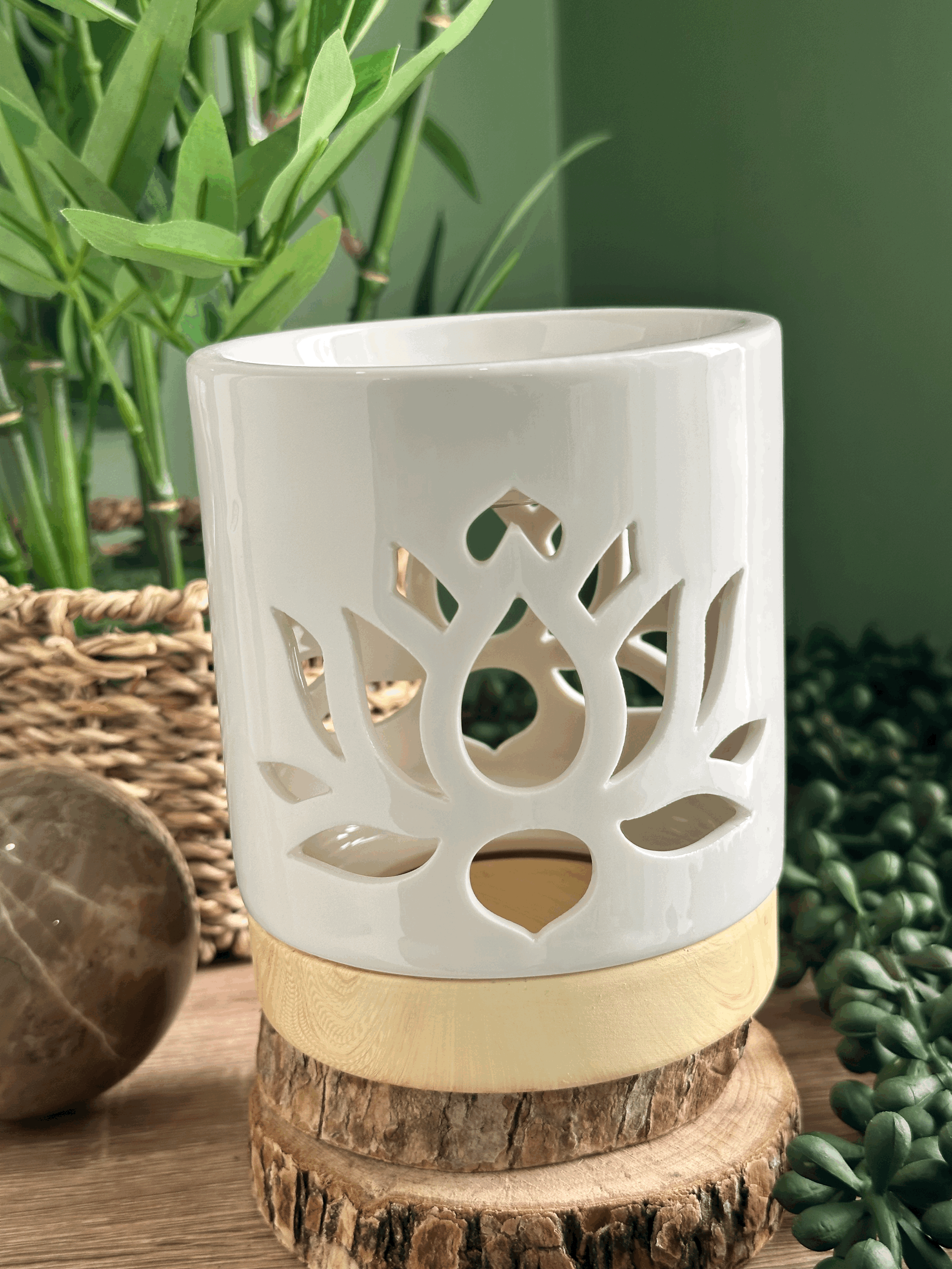 BRÛLE-PARFUM LOTUS    Support de diffusion pour fondants parfumés spirituels