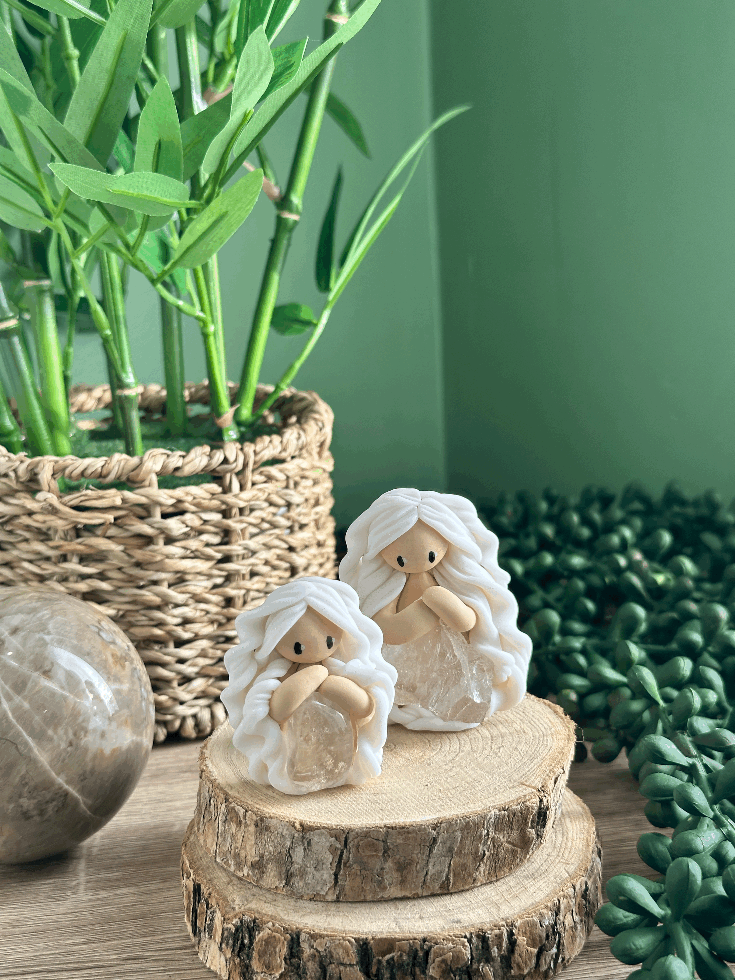 Les Gardiennes    Figurines symboliques du féminin & pierres naturelles