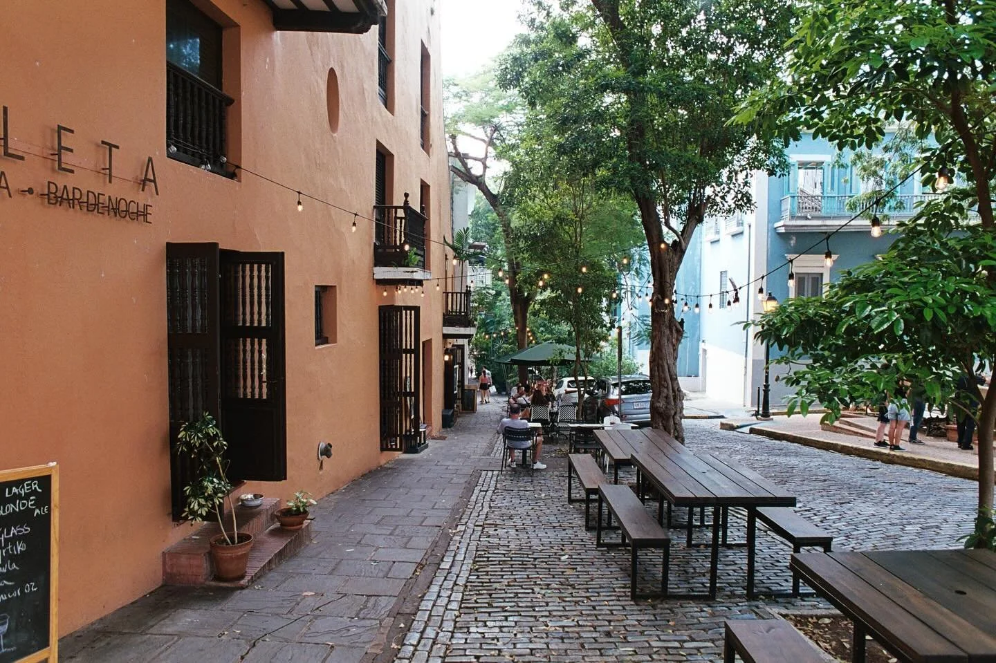 Nikon FM2, Kodak UltraMax 400.