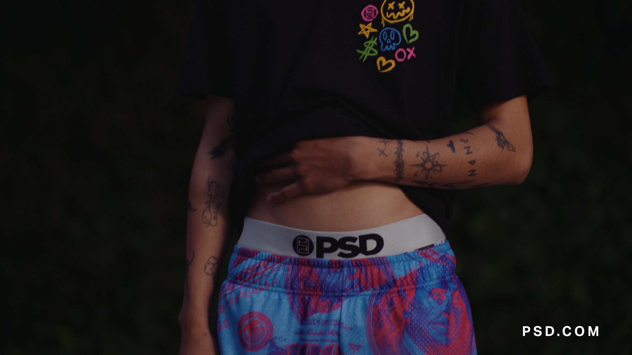 psd_activewear (2160p).00_00_08_02.Still010.png