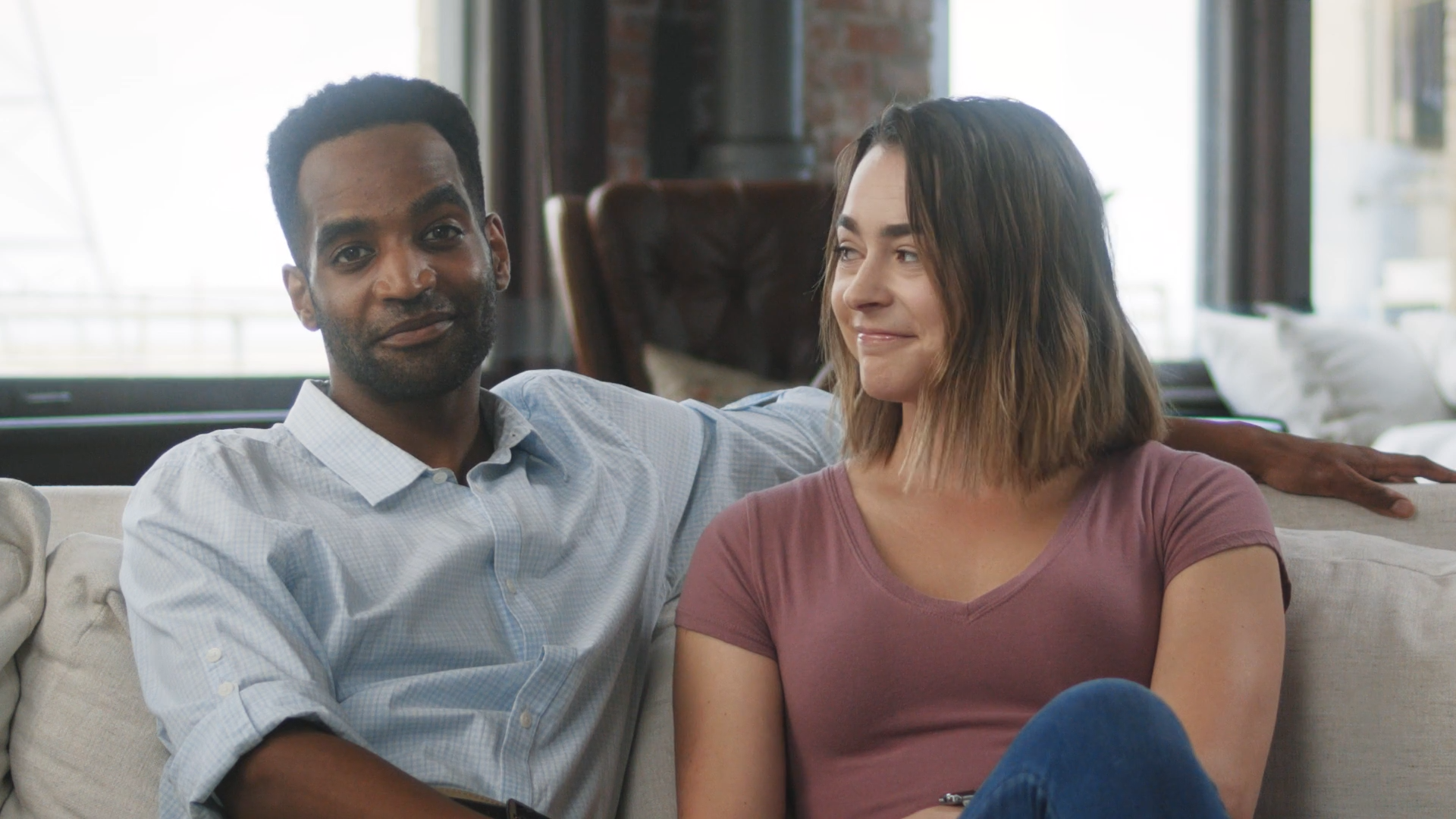 hinge_-_designed_to_be_deleted (1080p).00_01_18_08.Still014.png