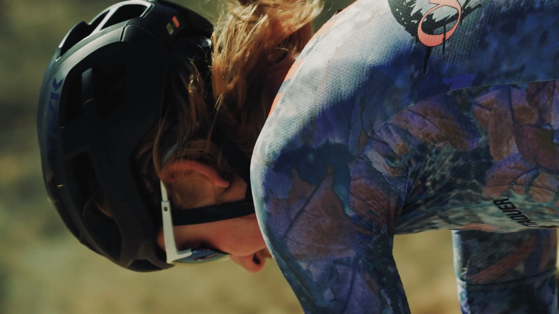 ROUND TRIP.00_06_43_21.Still055.png