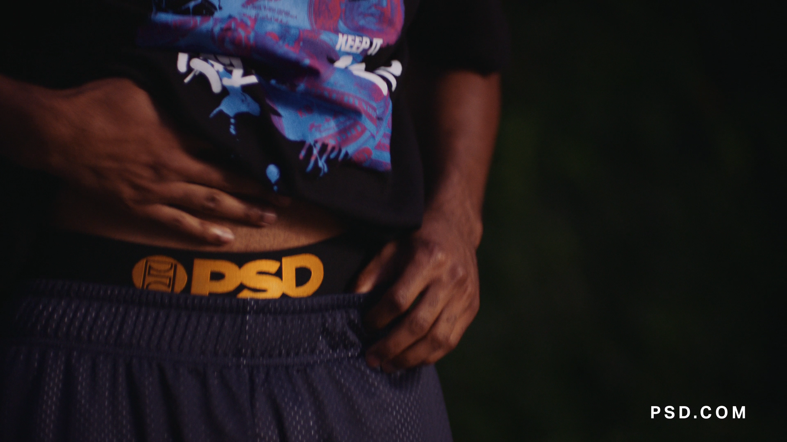 psd_activewear (2160p).00_00_18_17.Still025.png