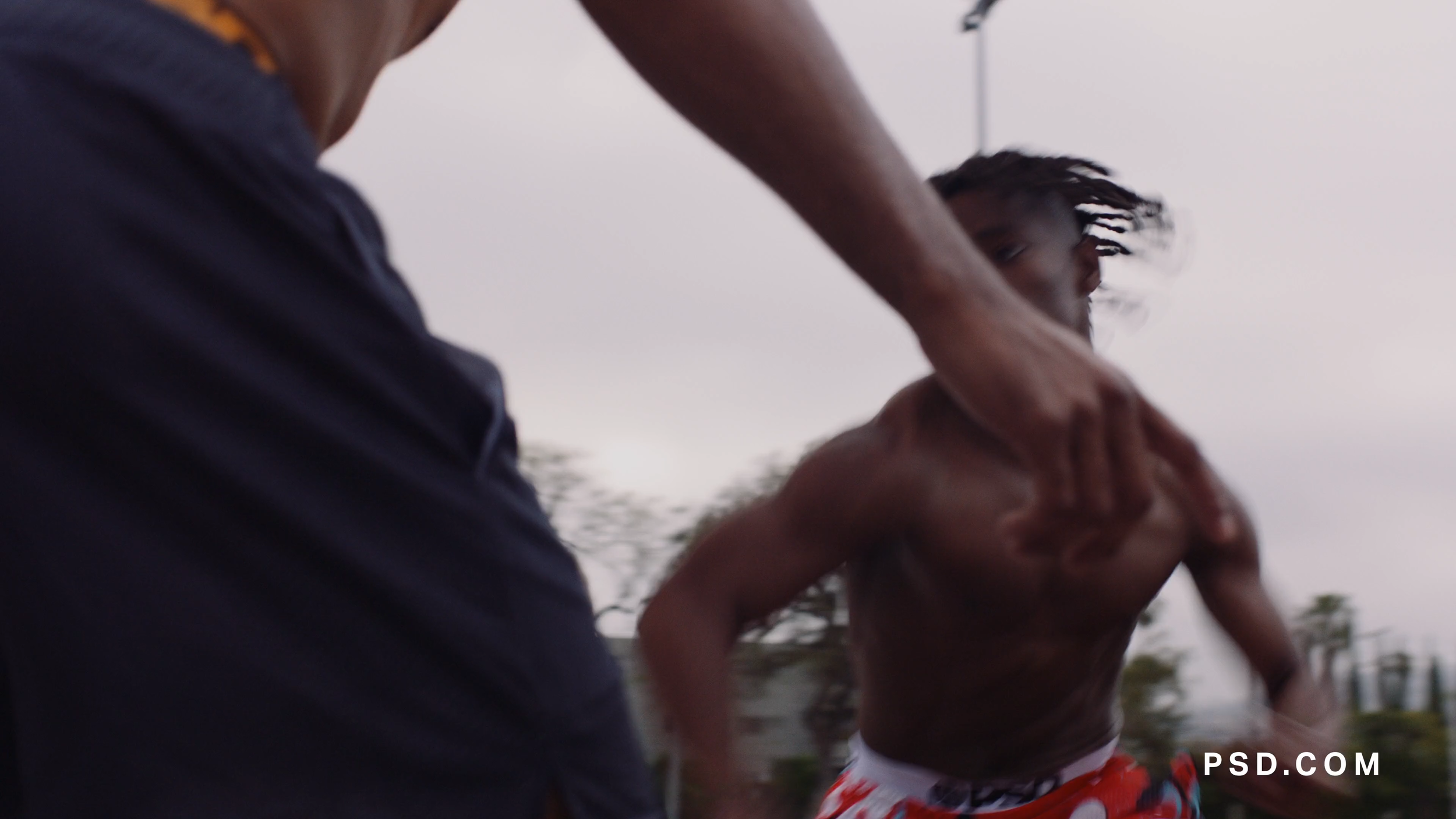 psd_activewear (2160p).00_00_14_05.Still021.png