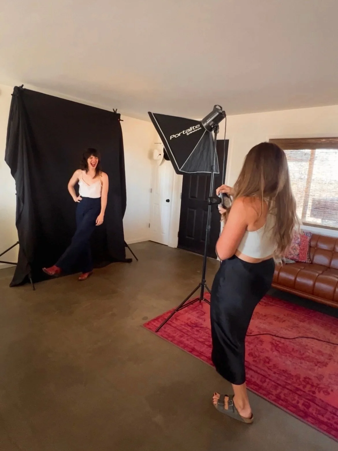 Mini portraits are back, baby 📸🩷

Fully directed, 5 minute photo session with me during @hwy62arttours 

Had some very fun ones this weekend. Looking forward to shooting with more of you over the next two weekends! 

Walk-ins only for now, I may br