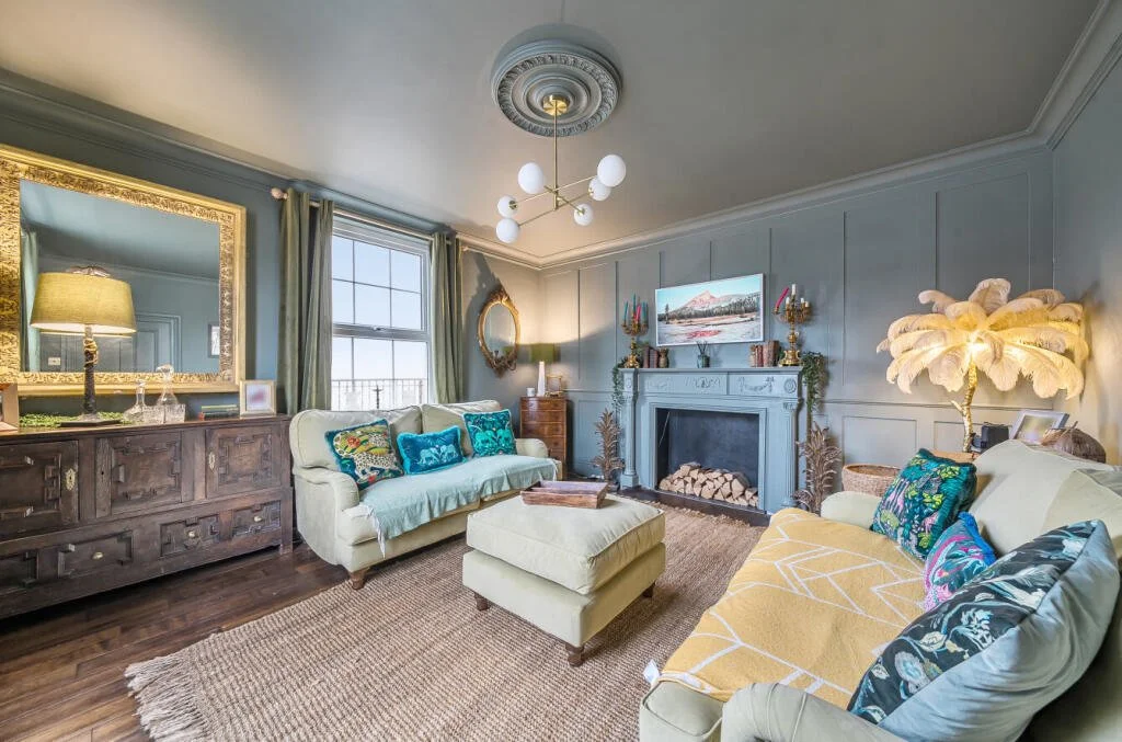 4-bedroom-house-lounge-alton