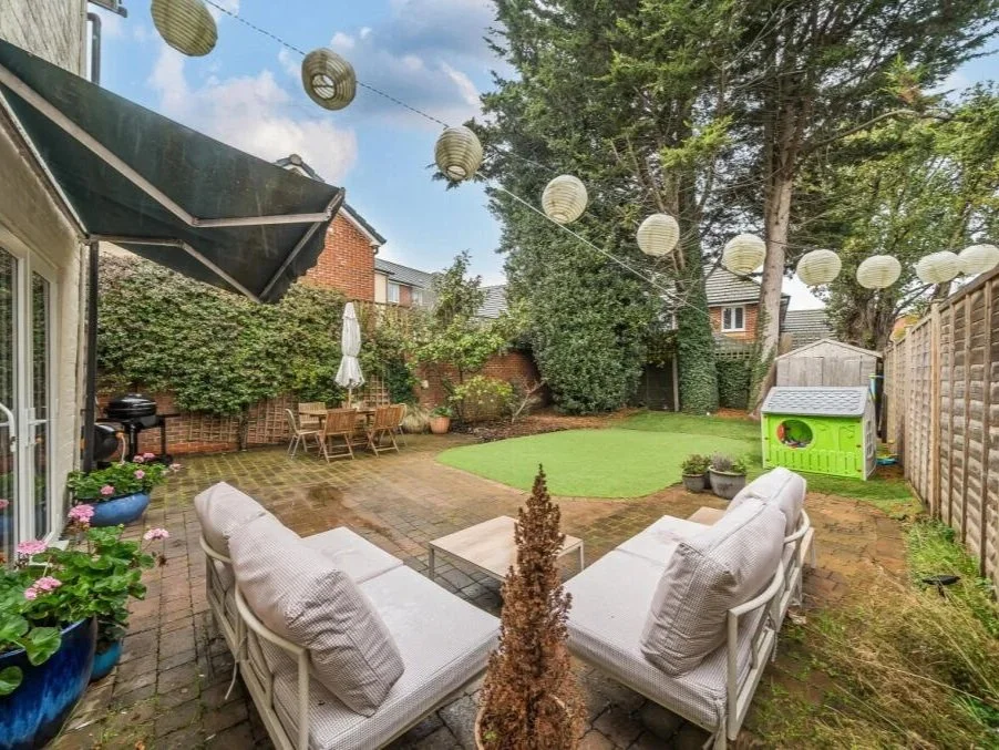 4 bed house with parking Alton GU34