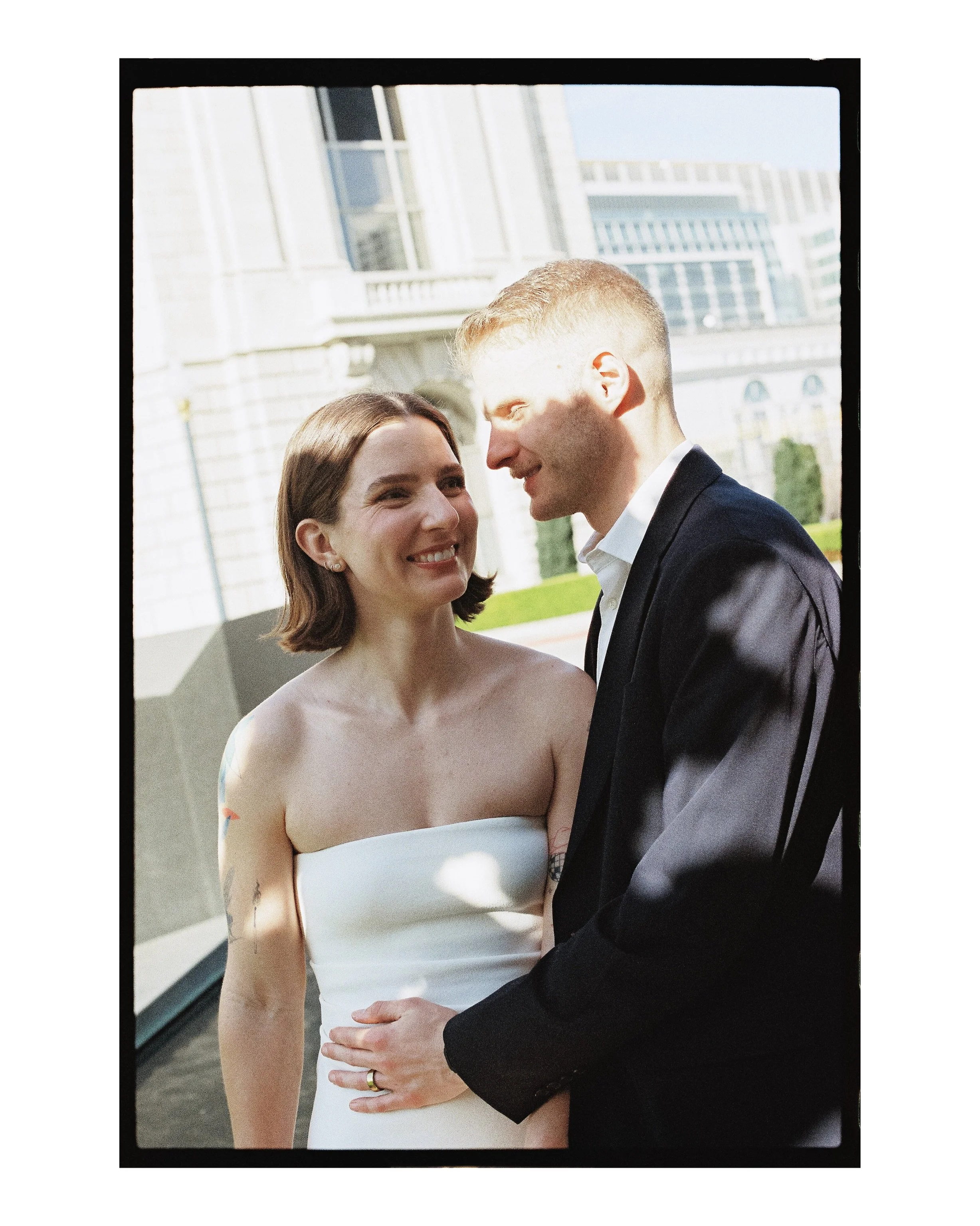 S + T captured on film 📸 Been sitting on these and I&rsquo;m so excited to post. Such good energy from these two!

&bull;

bay area photography, napa valley photographer, documentary style photography, San Francisco city hall, elopement, sf city hal