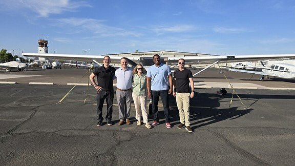 Took ownership of the aircraft, and then took it for a celebratory flight.

#cessna #skyhawk #172 #aviation #flying #love #az #phoenix