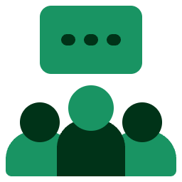 Icône de 3 bonhommes et une bulle de discussion pour représenter l'idée de la collaboration et co-création dans les mandats marketing