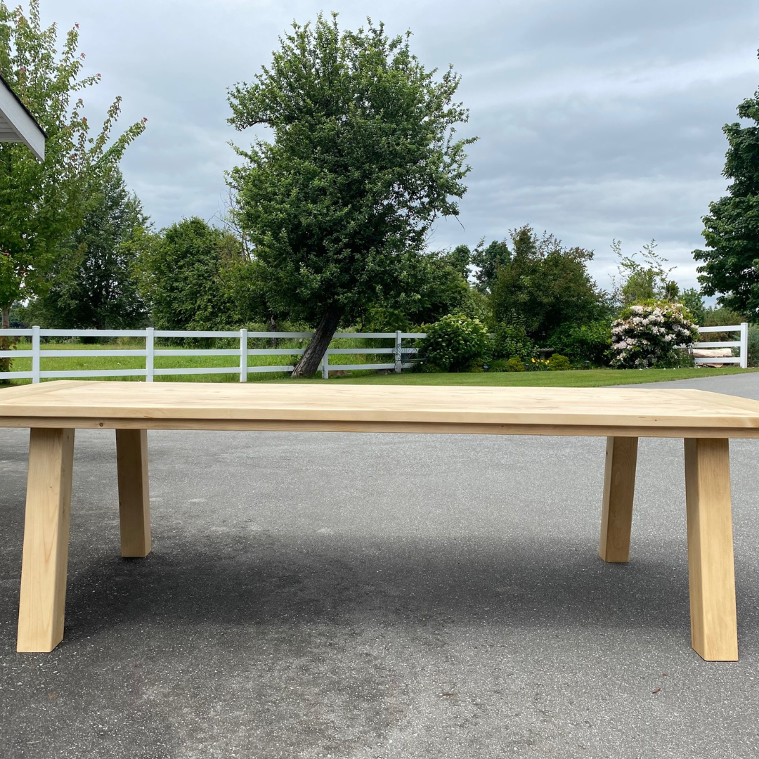 Bushworks_Scandinavian_Dining_Table_1