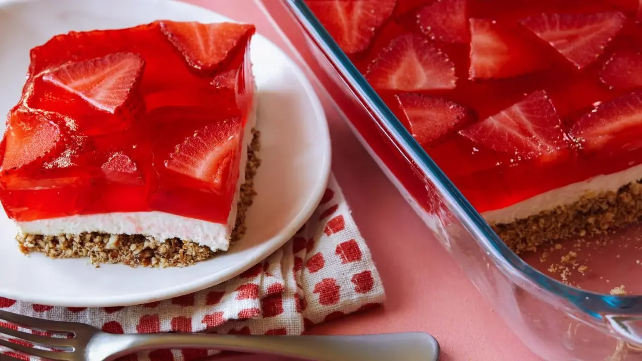Strawberry Pretzel Salad