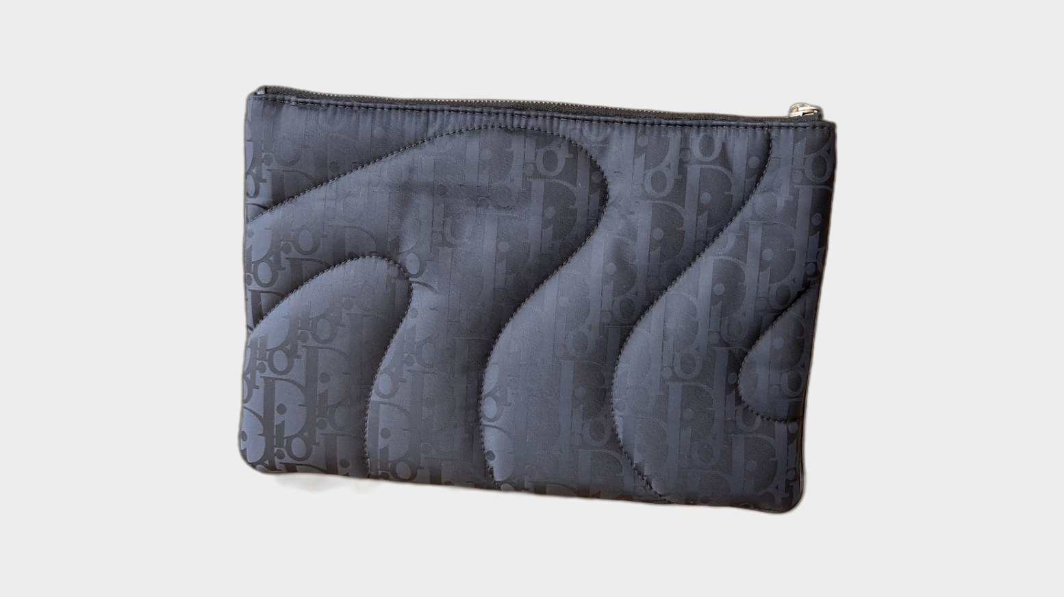dior-erl-clutch-2.png