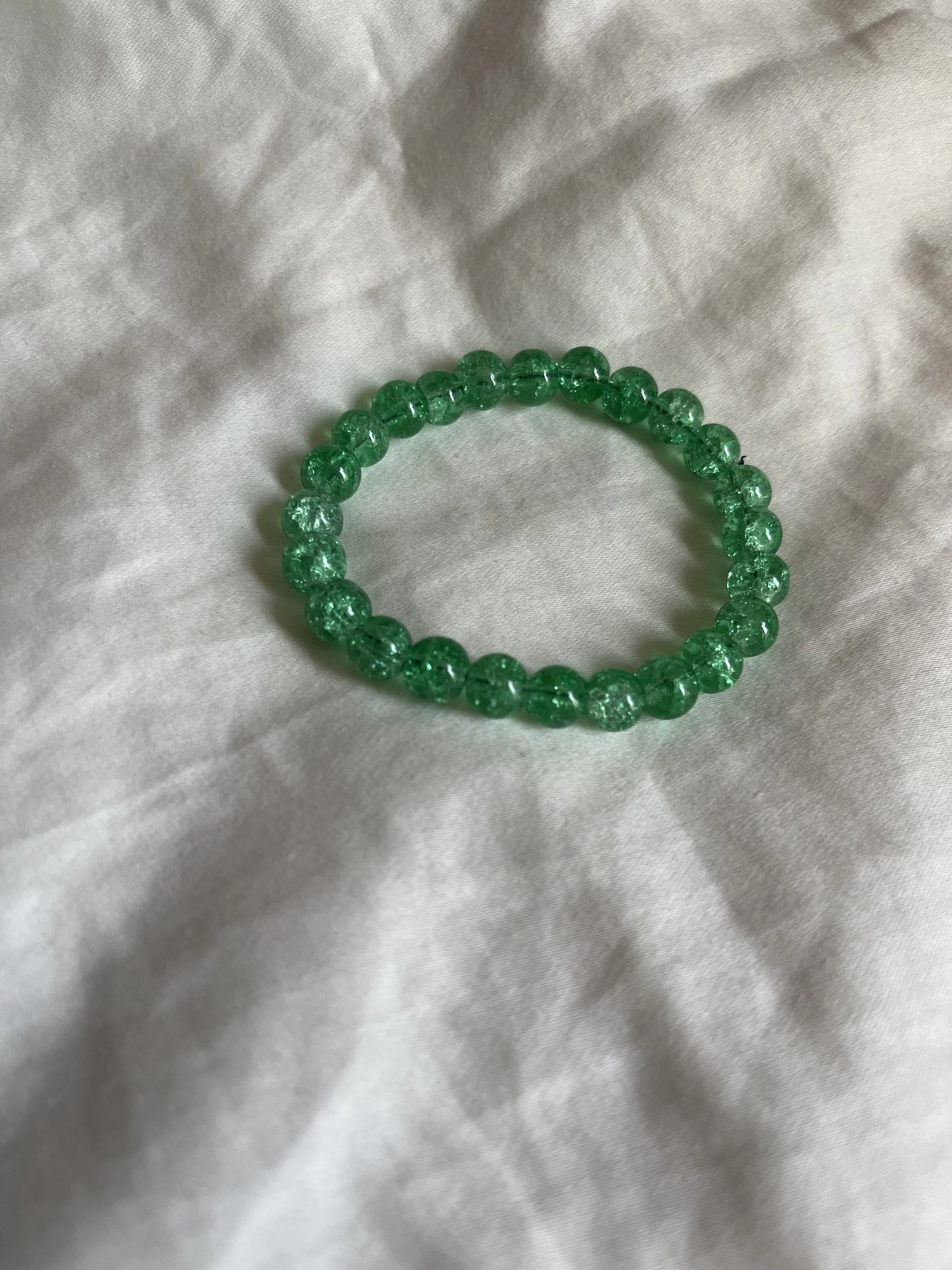 Green crackle beaded bracelet