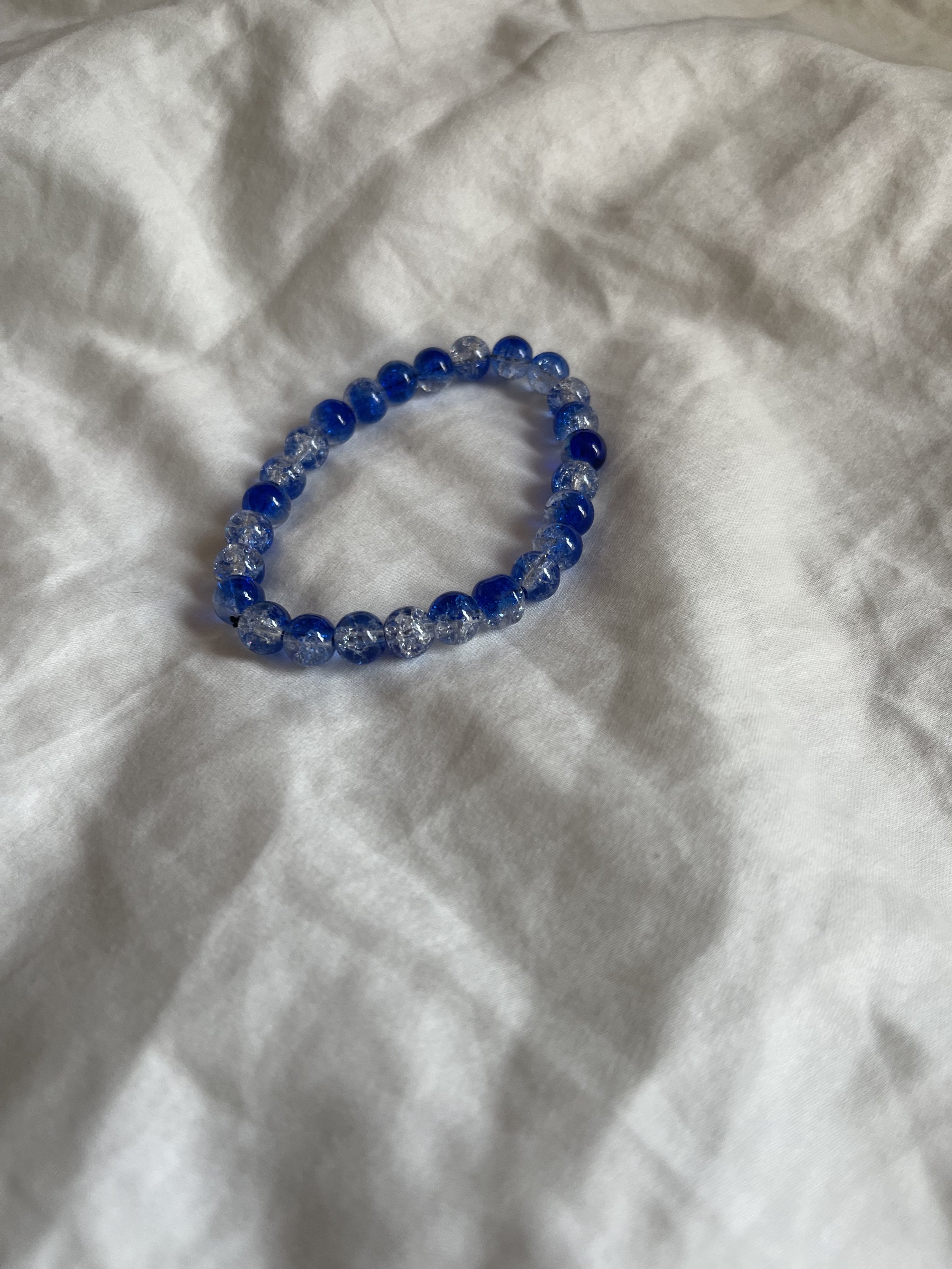 Dark blue and white crackle beaded bracelet