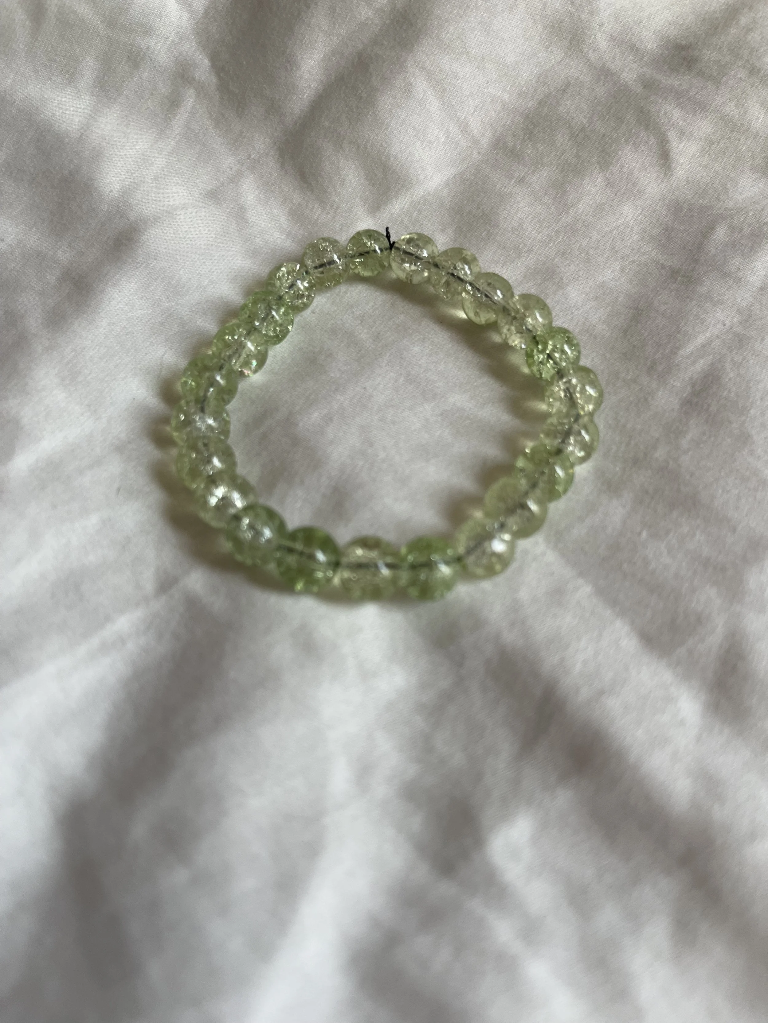 Light green crackle beaded bracelet