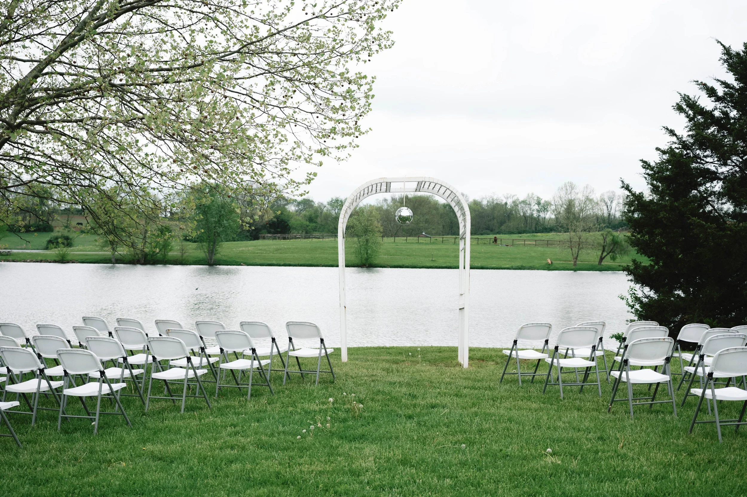 gueenslakekentuckywedding (72 of 114).jpg