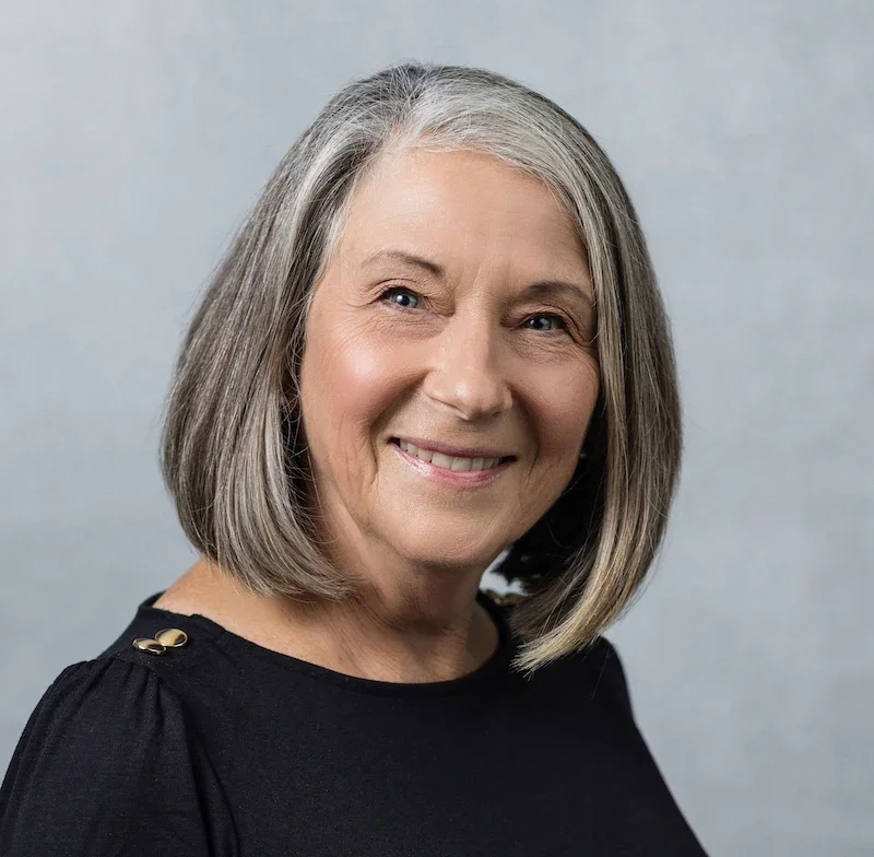 LouAnn Daraban, Office Assistant