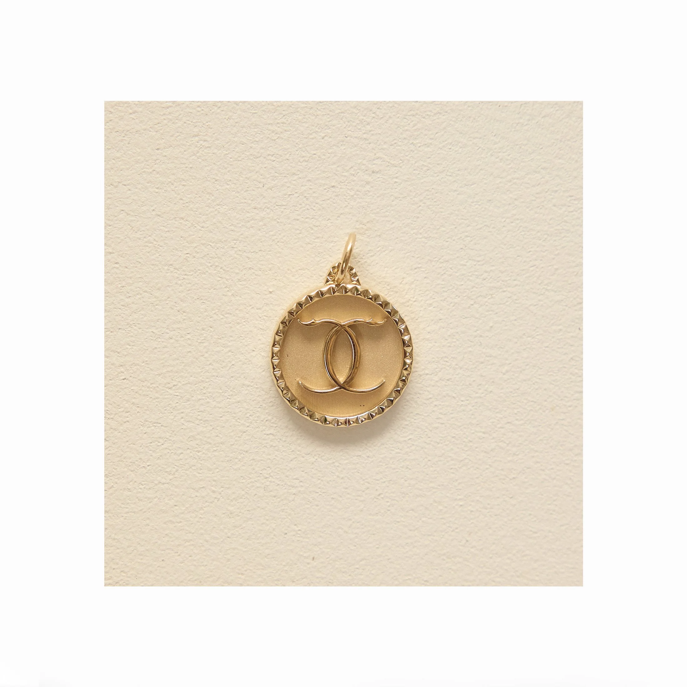 Cheval Fantome Product Pen4.jpg