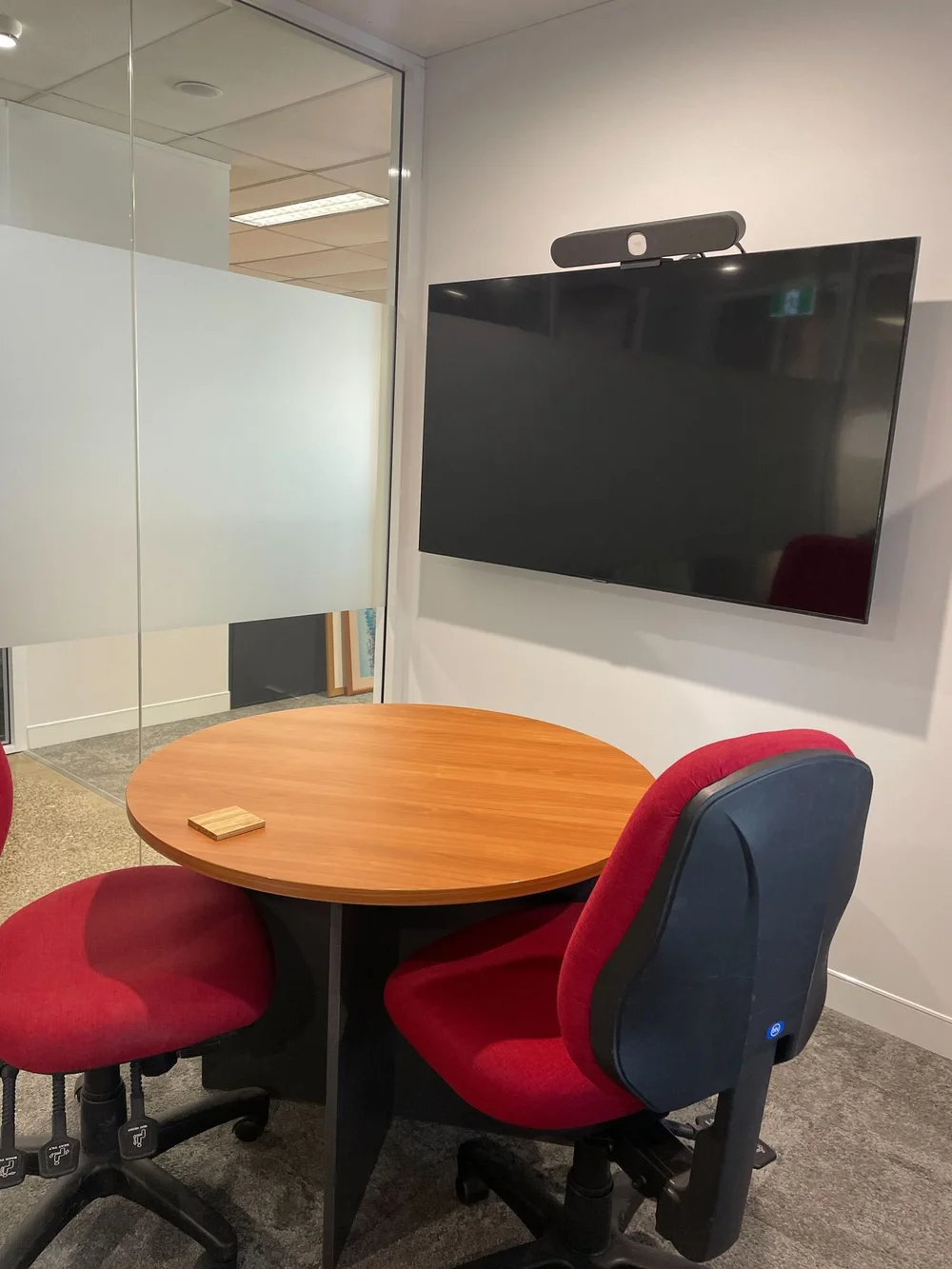 Meeting room with screen, Council of Mayors SEQ