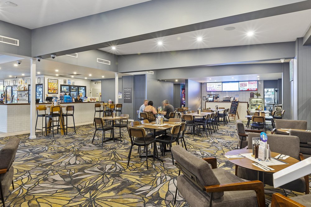 Bistro tables, Railway Hotel