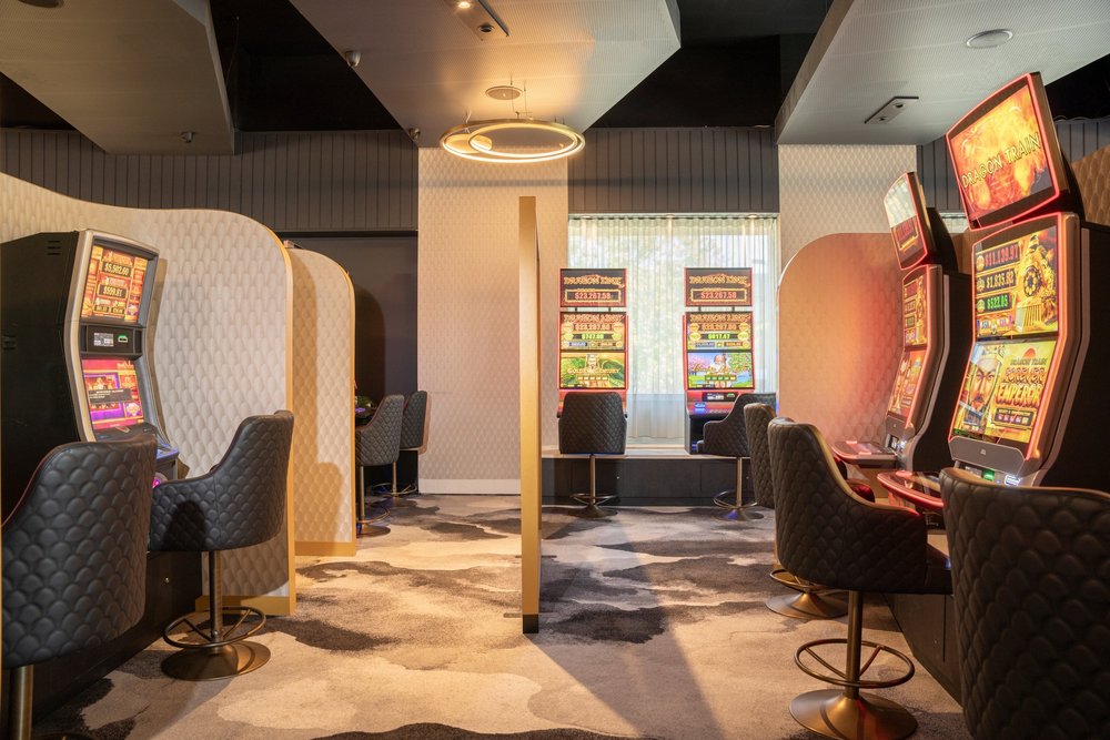 Gaming room, The Normanby Hotel