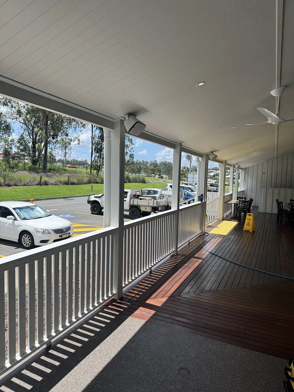 Covered deck, Karalee Tavern