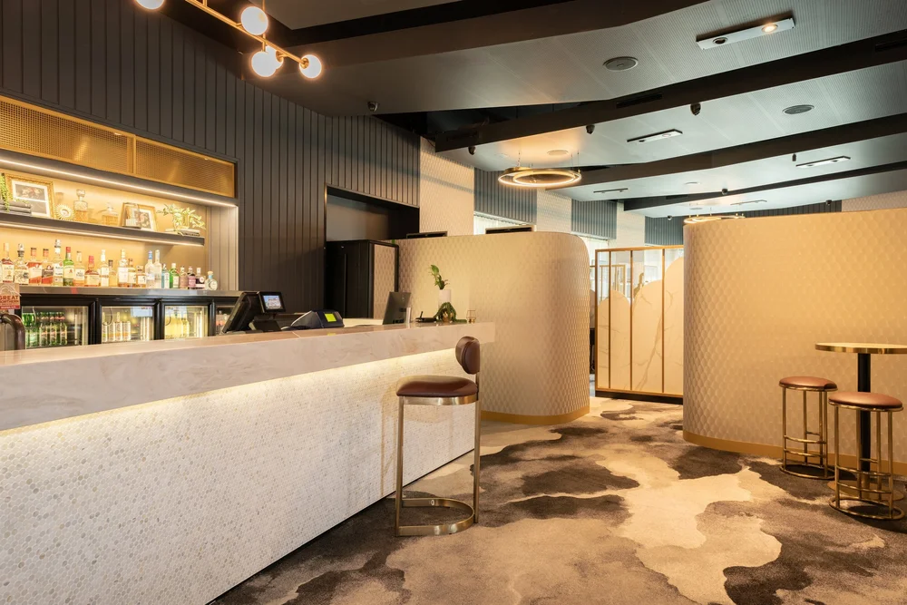 Curved joinery screens, The Normanby Hotel