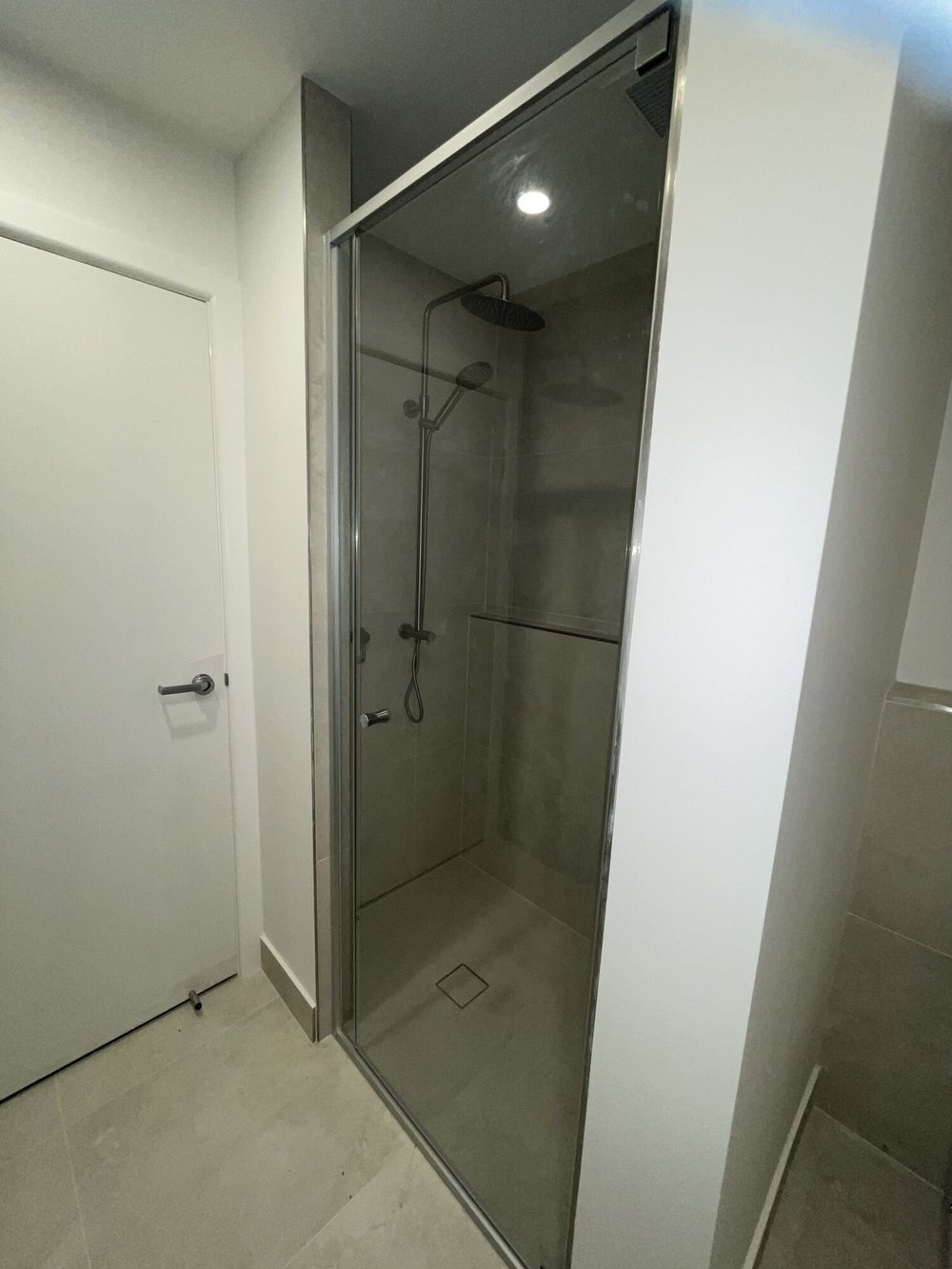 Walk in shower, Pelican Waters Golf Resort