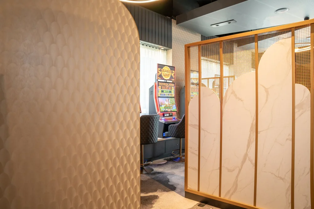 Gaming machines and screens, The Normanby Hotel