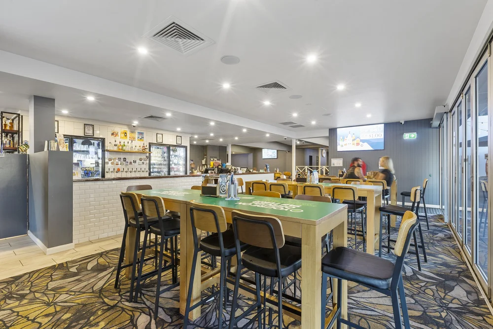 Bistro dining, Railway Hotel