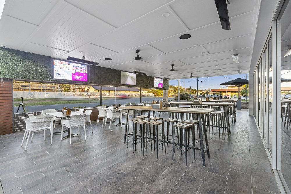 Dining and terrace, Railway Hotel
