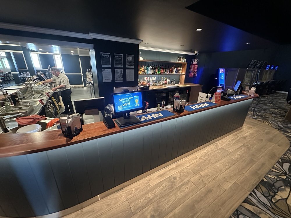 Bar and gaming, The Central Hotel