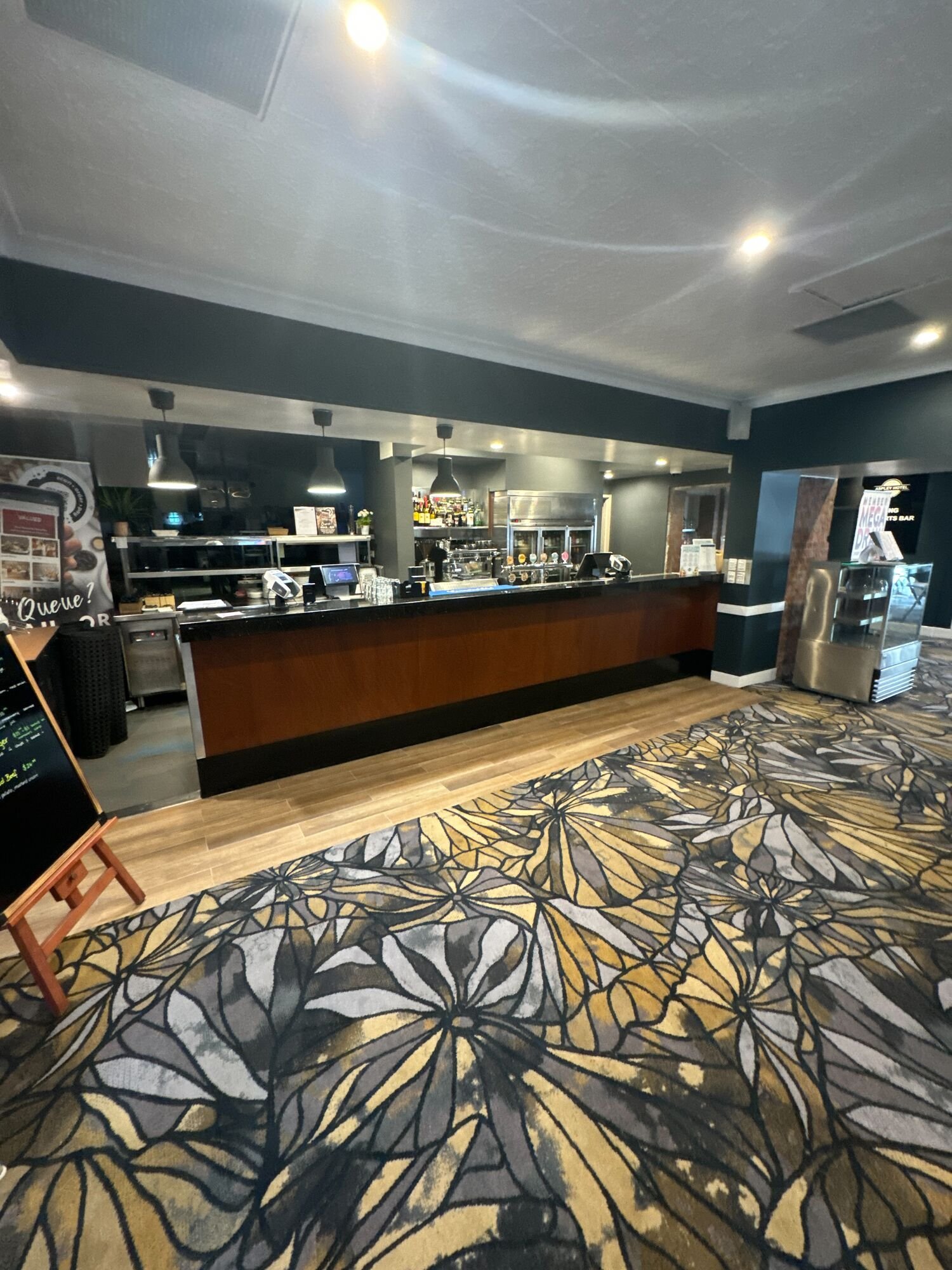 Bar and dining at the Aspley Hotel