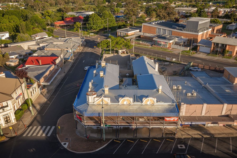 The hotel on its corner, The Central Hotel