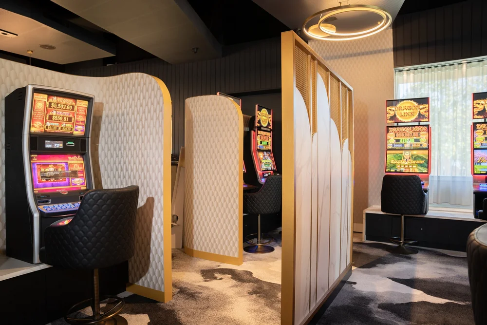 Gaming bases and joinery, The Normanby Hotel