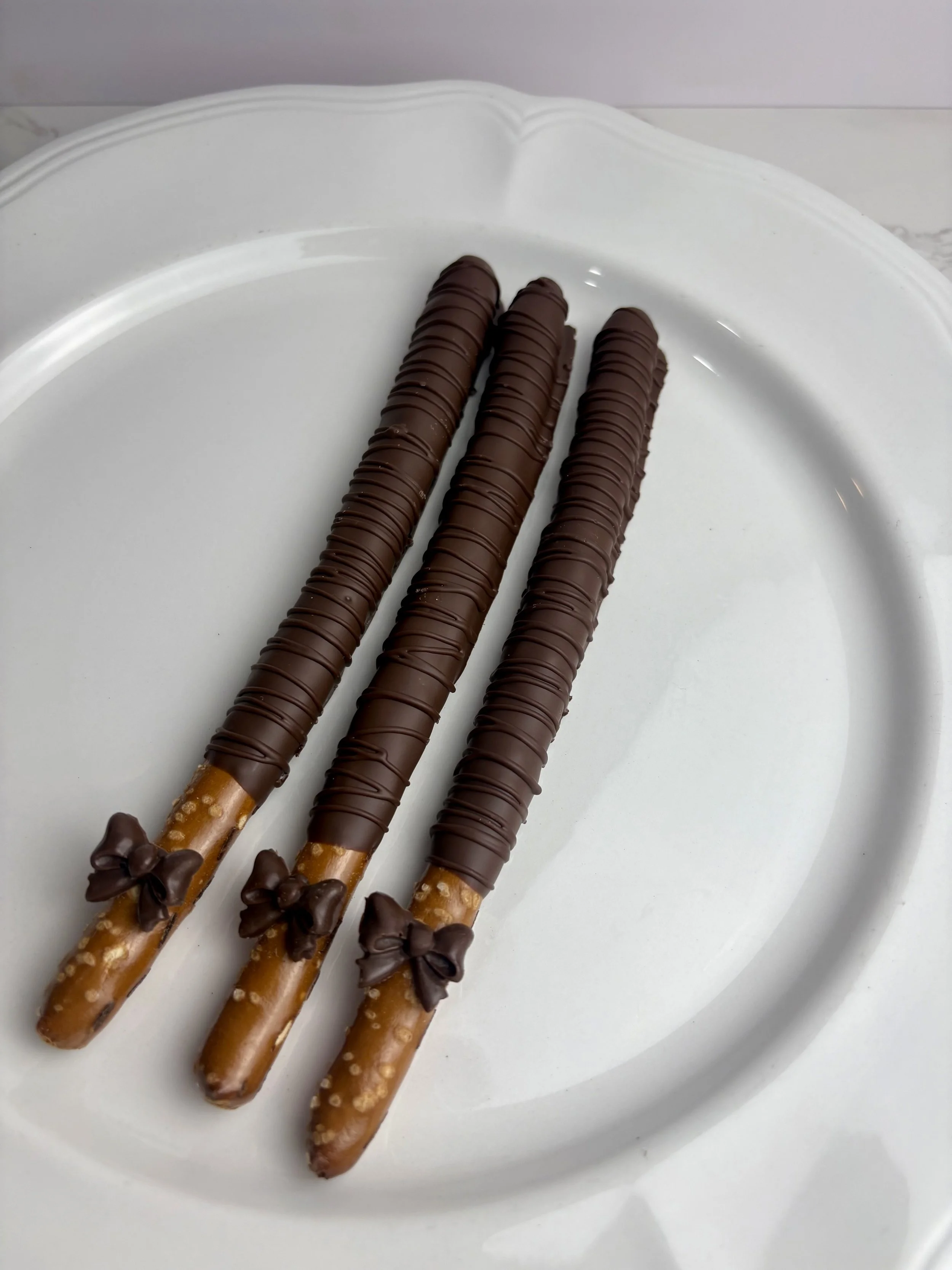 Chocolate Dipped Pretzel Rods: sweet, salty and satisfying