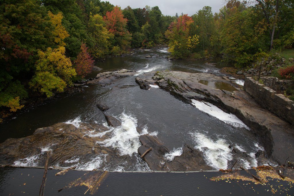 Scenic view of Mechanic Falls Maine and the Little Androscoggin River
