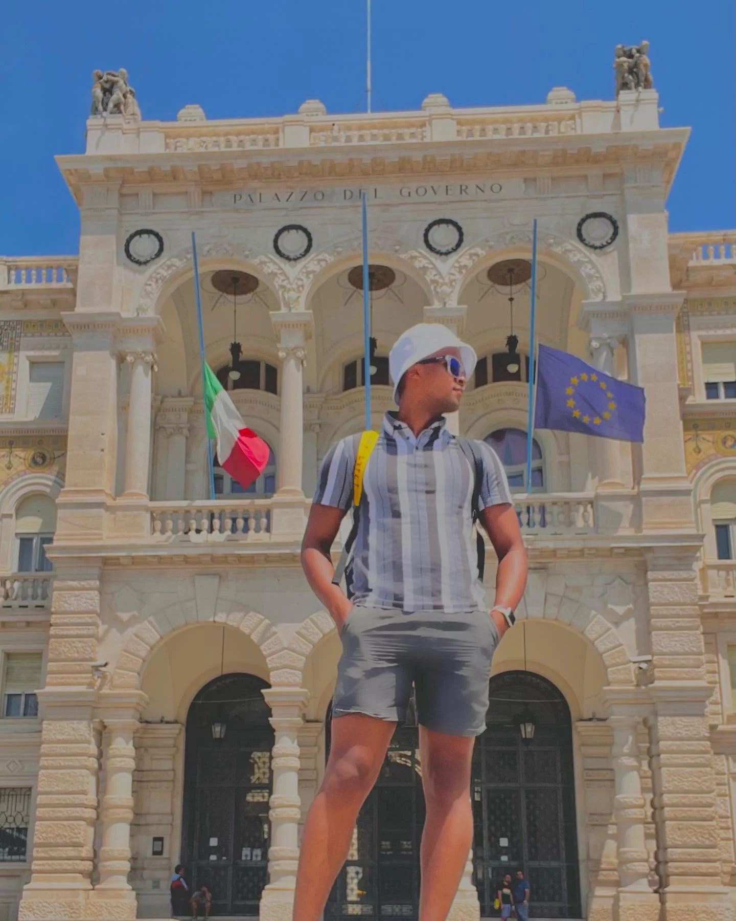 ITALIA 🇮🇹 
&bull;
&bull;
&bull;
#travelphotography #italy #art #model #🇮🇹 #travelblogger #travel #world #globe #photography