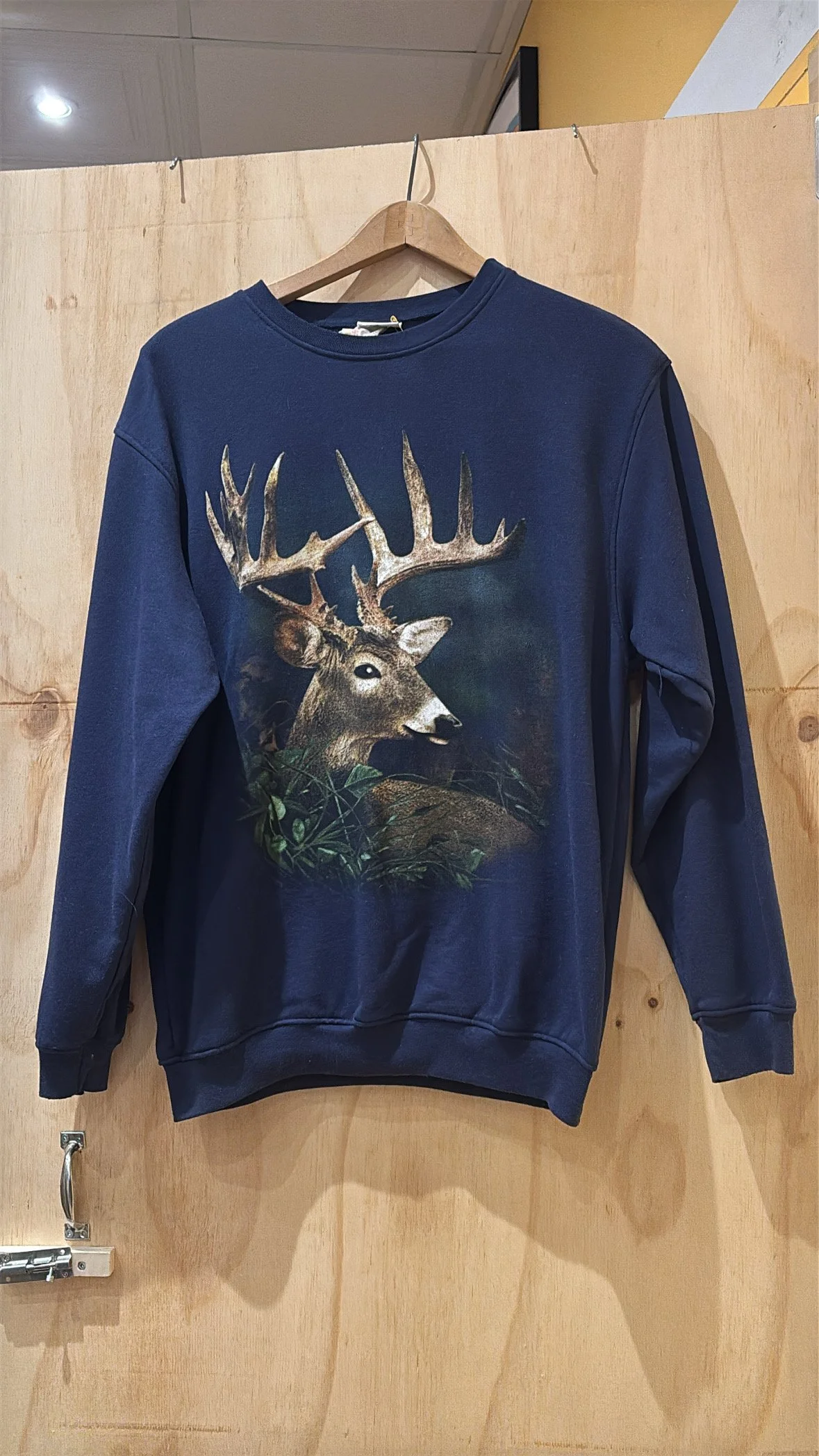 90'S DEER CREWNECK