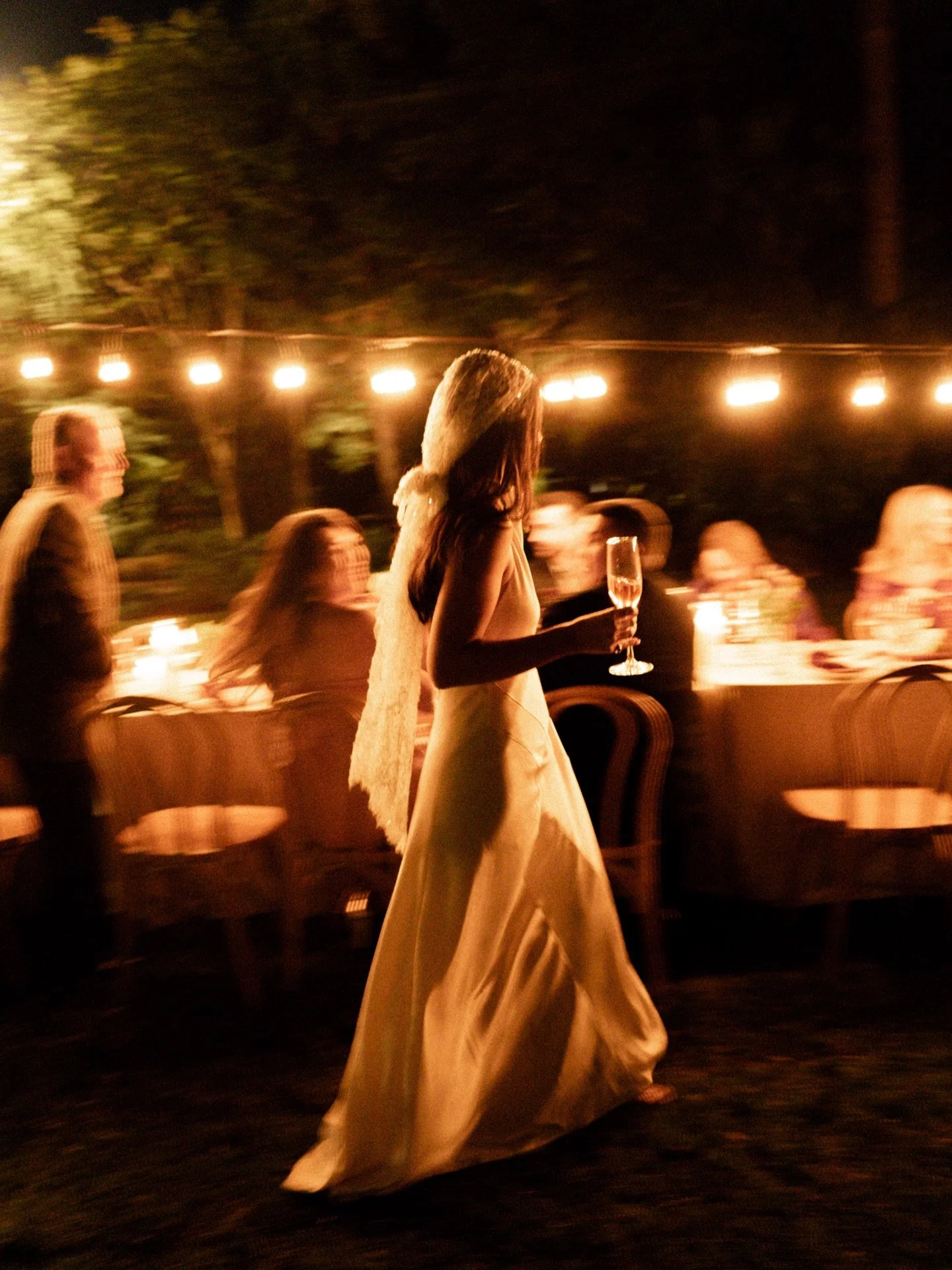 As everyone settles in

Venue: @miamibeachgarden @miamibeach_garden_events
Photography: @sofiperazzo 
Florals: @intertwinefloral
Chef: @fakiundow 
DJ: @shift___ 
Lighting: @ionitstudios 
Rentals: @rumbaseventrentals 
Makeup: @marcoartistry 
Hair: @va