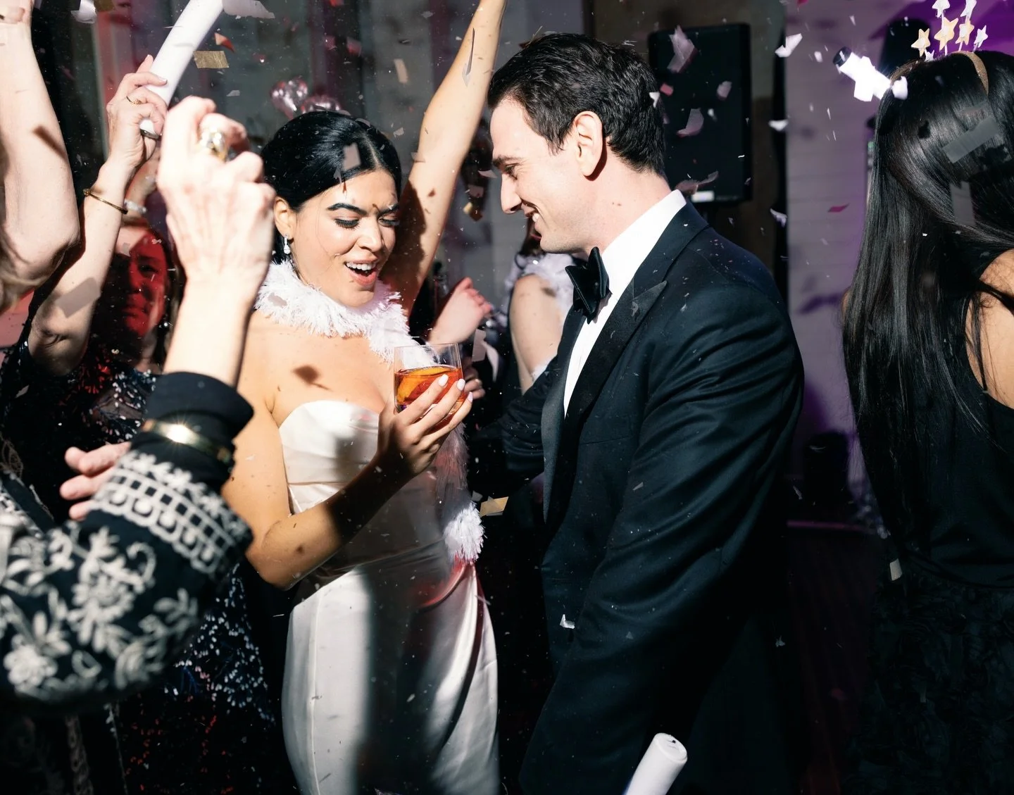 Confetti makes everything better 🎉

Planner: @samfernevents 
Content creator: @nowbynikki 
Photographer: @byjosecamacho 
Decor: @liriovirgo 
Makeup: @rocidoesmakeup 
Transportation: @aralimo 
Production: @pamirguanchez 
Venue: @seaspicemia