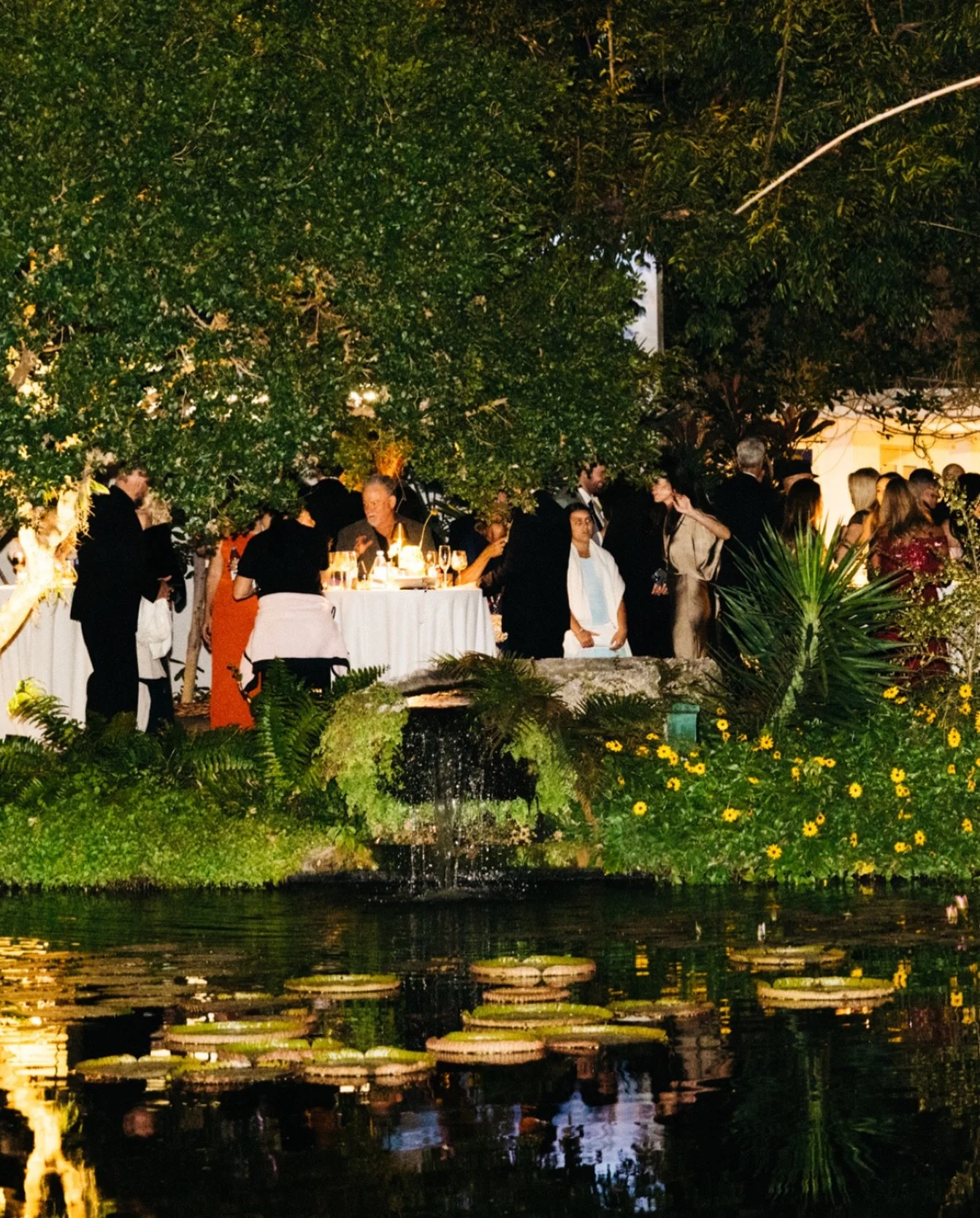 Cocktail hour under the trees

Venue: @miamibeachgarden @miamibeach_garden_events
Photography: @sofiperazzo 
Florals: @intertwinefloral
Chef: @fakiundow 
DJ: @shift___ 
Lighting: @ionitstudios 
Rentals: @rumbaseventrentals 
Makeup: @marcoartistry 
Ha