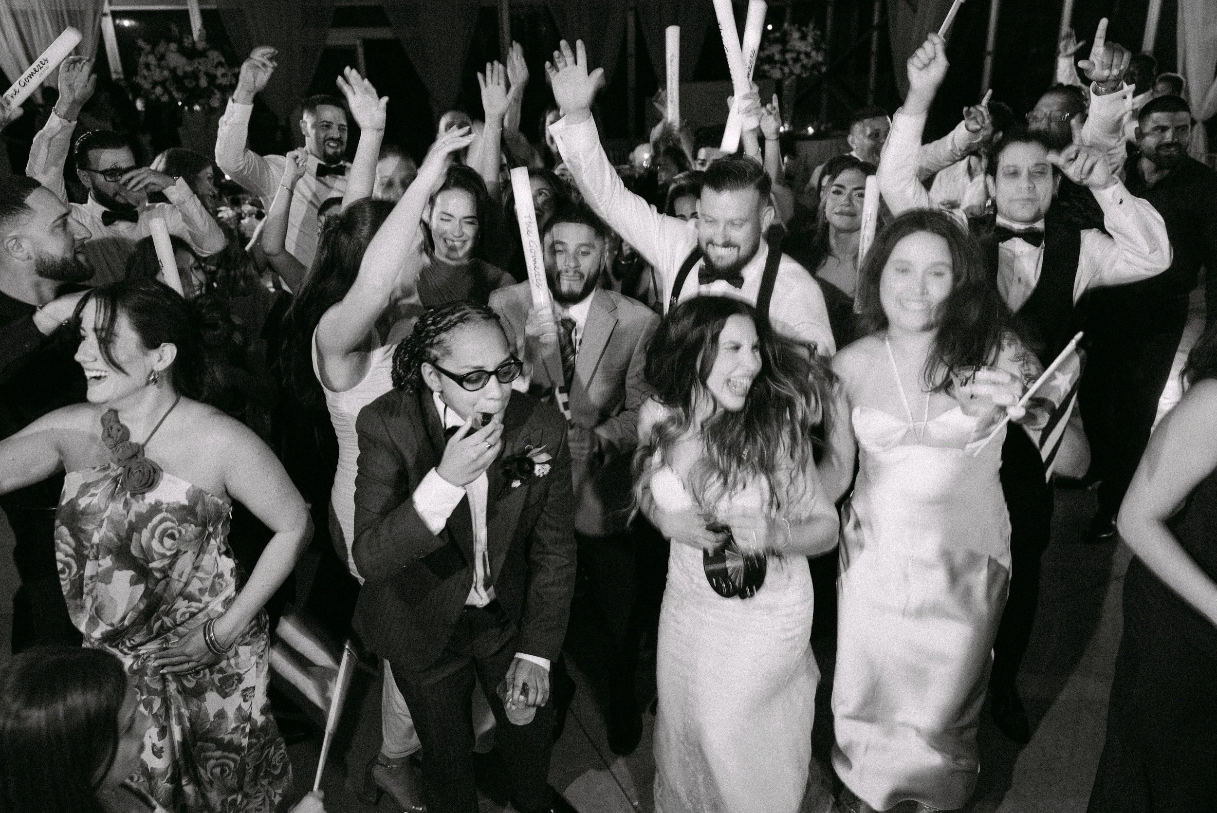 A packed dance floor &amp; memories to last a lifetime

Planner: @samfernevents 
Venue: @secretgardensmiami 
Photo/video: @jd.image 
Glam: @dannisangels @forever.sultry 
DJ/sound/lighting: @pheniks_slp 
Bar: @lucky9_bar 
Catering/rentals: @braziliang