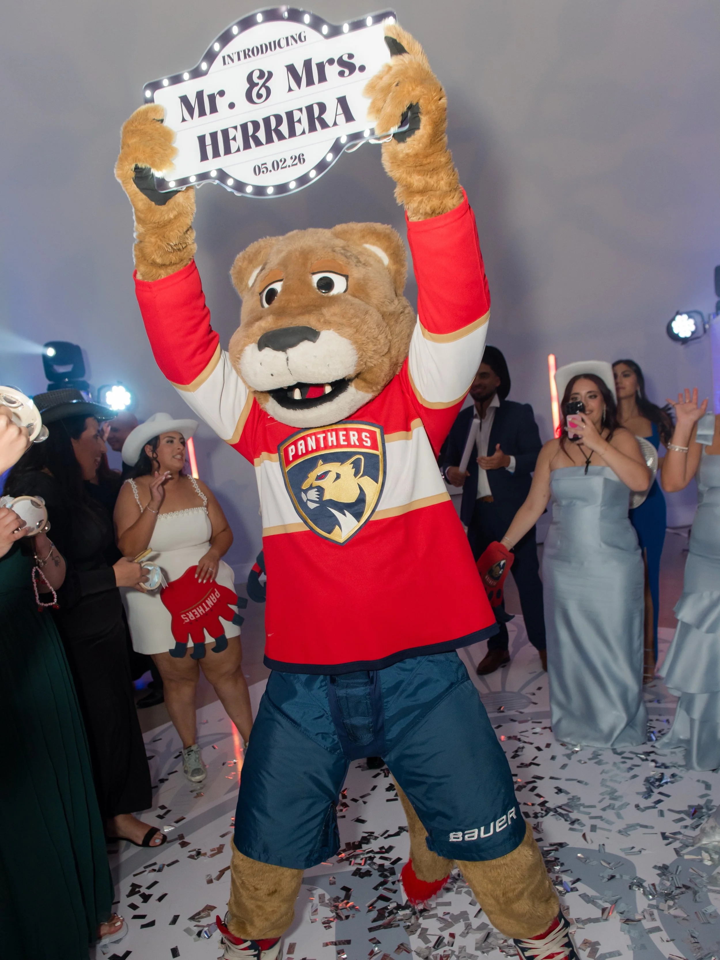 Some wedding surprises are just unforgettable!

Planner: @samfernevents 
Venue: @thewhiteorchidfl 
Photographer: @aleksvictoriaphotography 
Videographer: @acreationfilms 
Content creator: @bcreativeandco 
Violinist: @musicwithruthy 
HMU: @marliciousm