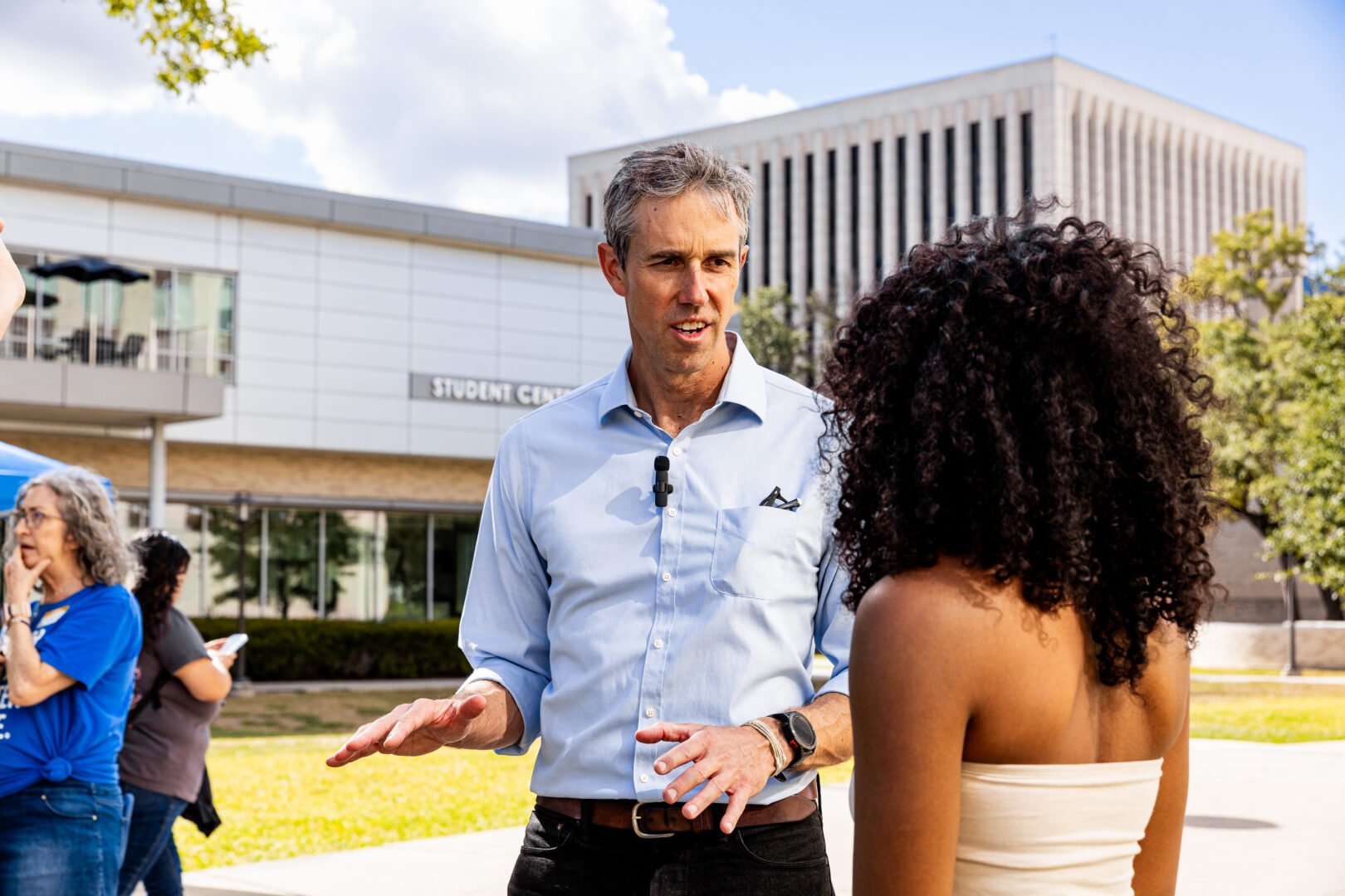 Beto O’Rourke visits UH to support student voter registration