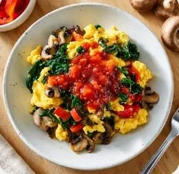 EGG &amp; VEGGIE SCRAMBLE - CALORIES:328 / P:38g F:15g C:15g